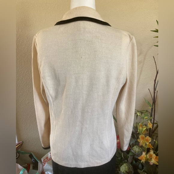 ST. JOHN COLLECTION by MARIE GRAY KNIT Blazer - Picture 9 of 11